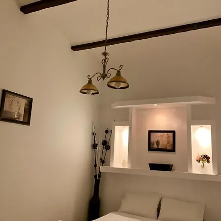 Cosy In The Heart Of The Old Town Center Апартаменти