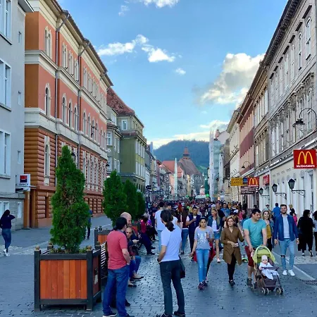 Cosy In The Heart Of The Old Town Center Апартаменти Брашов
