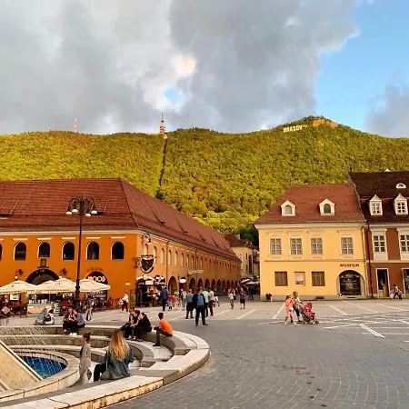 Cosy In The Heart Of The Old Town Center Апартаменти