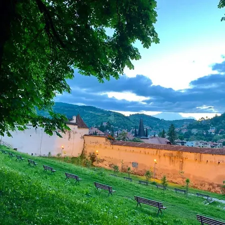 Cosy In The Heart Of The Old Town Center Апартаменти