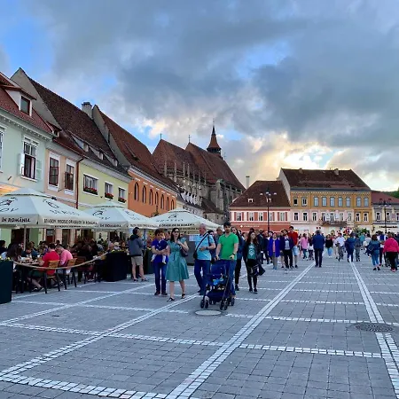 Cosy In The Heart Of The Old Town Center Апартаменти *