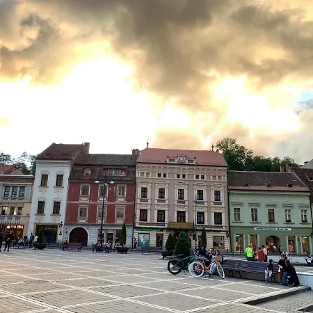 Cosy In The Heart Of The Old Town Center *